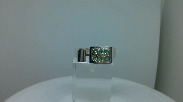 Перстень с зелёным гранатами