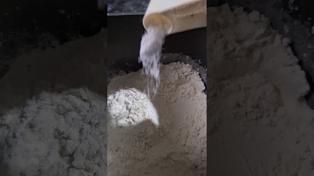 Хлебушек в хлебопечке🍞#хлеб #хлебвхлебопечке смотреть онлайн