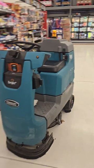 Робот в США. Видели таких?)) смотреть онлайн