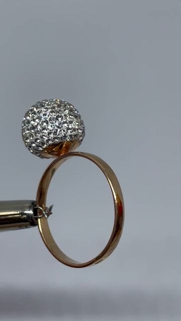 Золотое кольцо Сваровски 585 пробы, вес 2,04 грамм, цена 760 смотреть онлайн