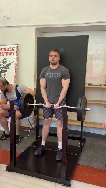 Строгий подъем на бицепс 80кг. Третья попытка. Свой вес- смотреть онлайн