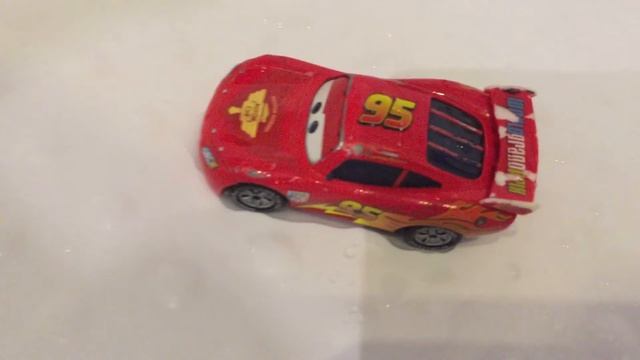 Моем Мака и Молнию Маквина вместе с Марком! смотреть онлайн