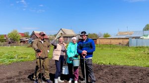 РАБОТАЕМ НА 30 СОТКАХ,ДЕЛА СПОРЯТСЯ/ПОСАДИЛИ КАРТОШКУ/ДОСТРАИВАЕМ ВОЛЬЕР ДЛЯ БУРАНА