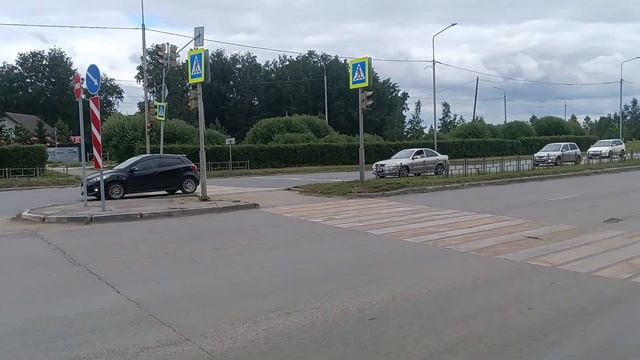 Работа светофора на пересечении улицы Волгоградской ? смотреть онлайн