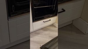 Разобрать дверцу плиты Weissgauff