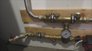 Обвязка твердотопливного котла и теплоаккумулятора гофрированной нержавейкой.