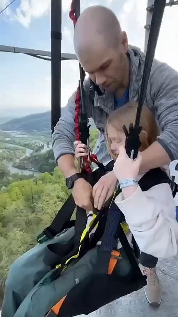 День с детьми на высоте: облака, полёты и приключения в смотреть онлайн