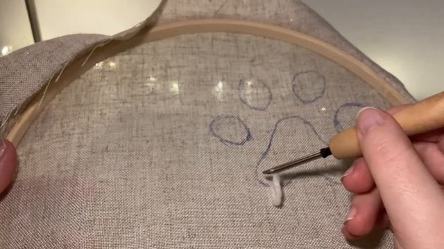 Ковровая вышивка на шоппере в технике punch needle | Лапки смотреть онлайн