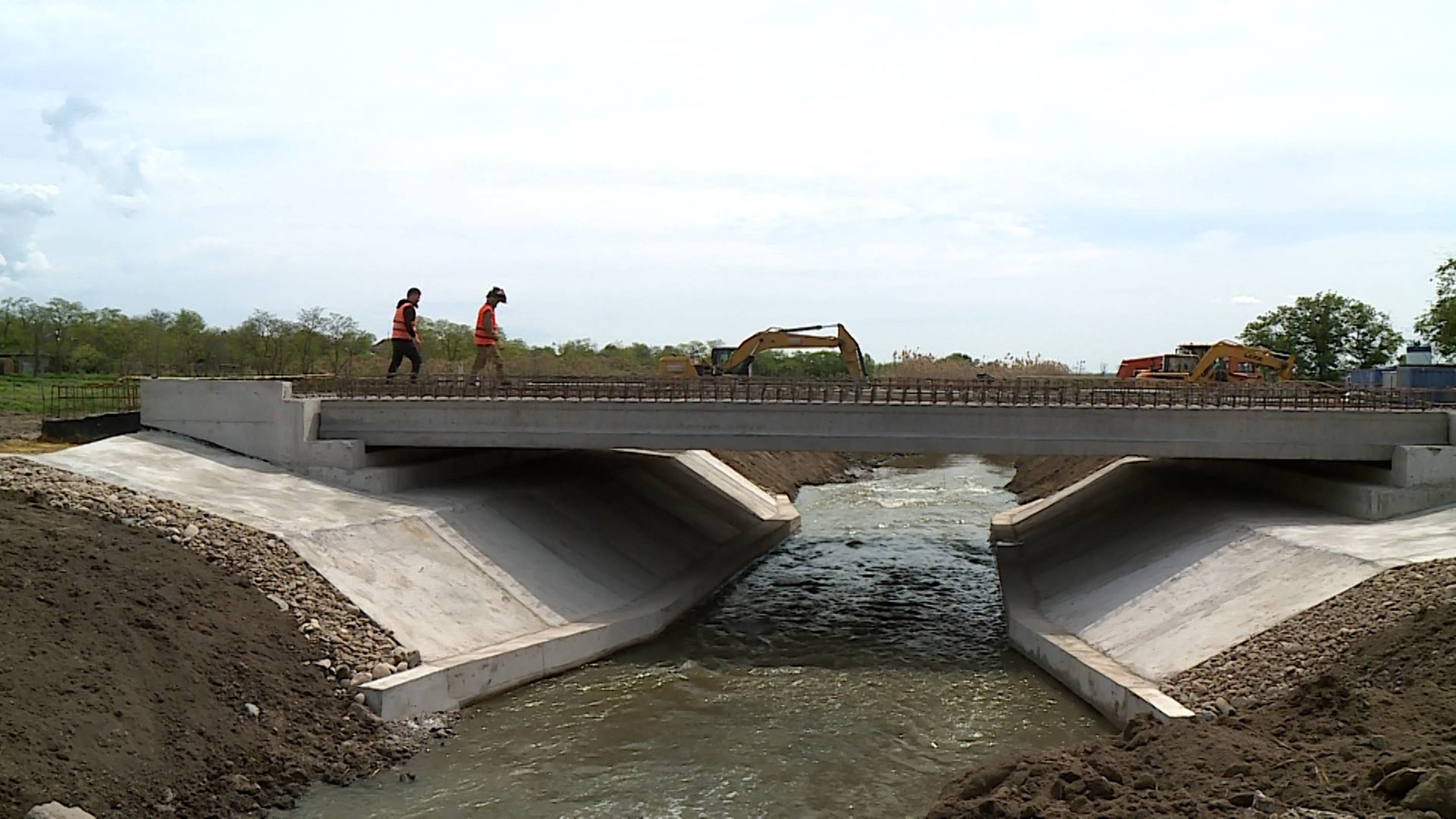Ремонт трёх мостов в Новоселицком округе завершится к осени 2025 года смотреть онлайн