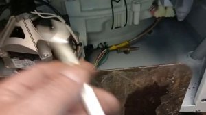 Стиральная машина Самсунг не отжимает белье в чем при?