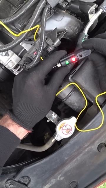 Что за парадокс? Почему горит плюс и минус одновременно? смотреть онлайн