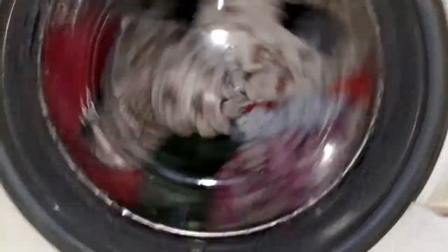 процесс стирки цветного на Samsung ежедневная 60 400 оборот? смотреть онлайн