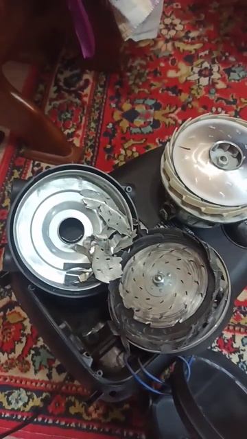 ремонт пылесоса REDMOND- RV327. рассыпалась крыльчатка двиг? смотреть онлайн