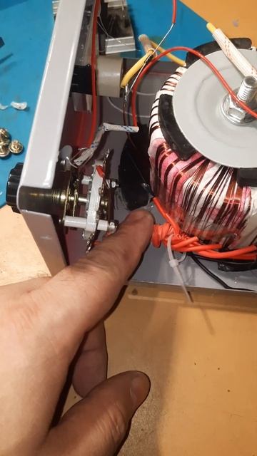 Зарядное устройство Maxinter PLUS-10. По гарантии. смотреть онлайн