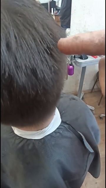 машинка + мокрый волос = двойная работа #hairstyle #уходзаво смотреть онлайн
