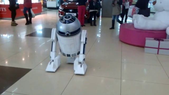 Самодельный дроид R2D2