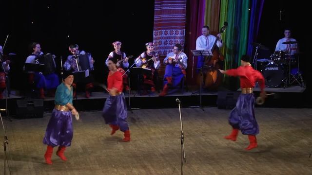 Чернігівський Академічний народний хор - "Любив козак" смотреть онлайн