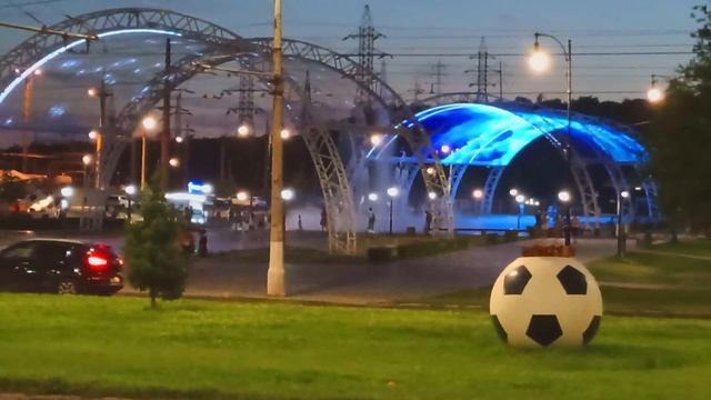 Сухой фонтан в парке "Победа" перед стадионом "Волгогр? смотреть онлайн