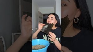 Целый день ем еду маленького размера