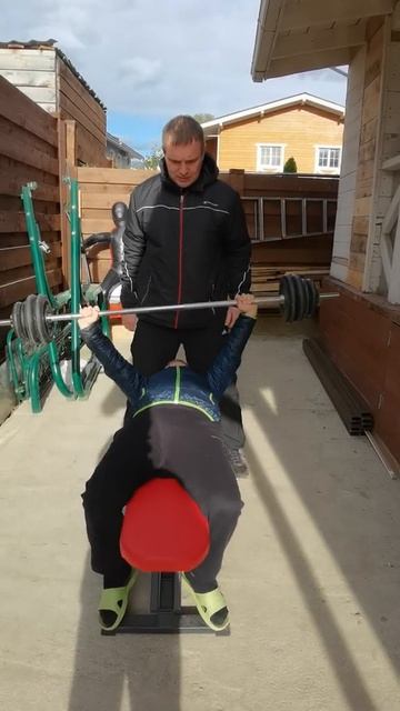 Жим штанги лежа. Мадянов Никита. смотреть онлайн