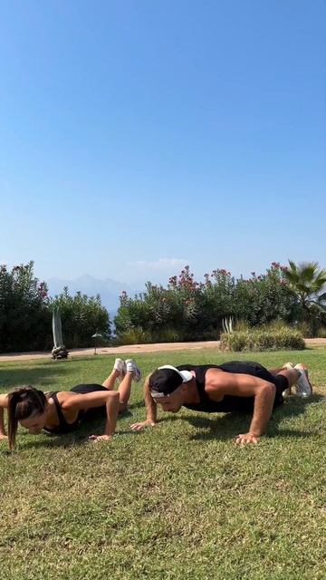 ТОП 3 упражнения на грудь в домашних условиях 🔥 #юрийс смотреть онлайн