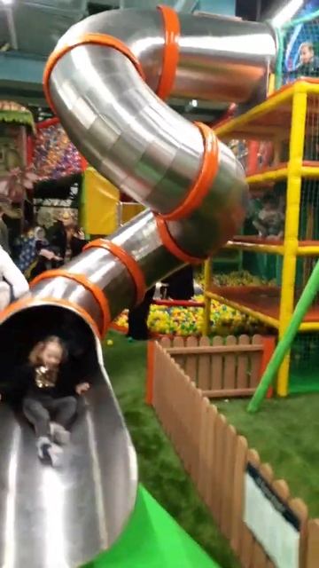 Грозный-молл ,игровой центр смотреть онлайн