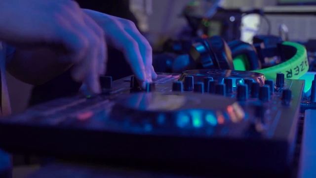 TOP FLOW: MOLODOY KAZAKH vs ТВЁРДЫЙ ЗНАКЪ (3 ЭТАП) смотреть онлайн