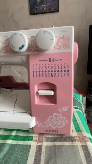 Отличная швейная машина.