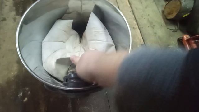 Как вытащить полный мешок из пылесоса Karcher WD 3 и не порв смотреть онлайн