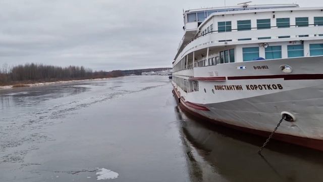 Работа на акватории. 40 лет Октября. лед в затоне смотреть онлайн