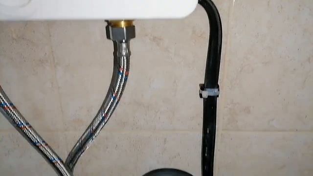 Установка проточного водонагревателя Thermex на 8 кв