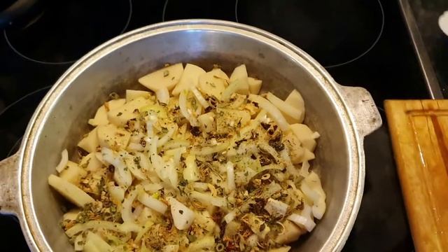 Курица в духовке. Экономно за 225 руб на 4-х человек!!! Быс смотреть онлайн