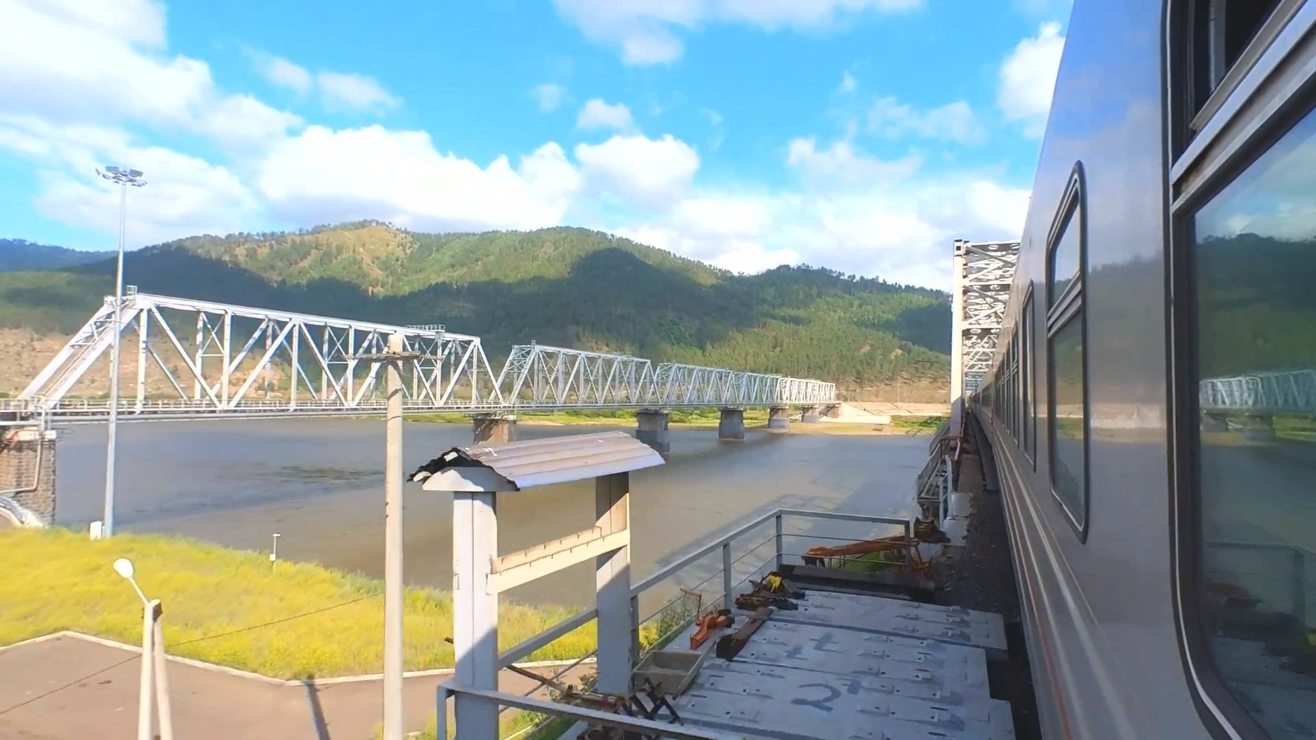 Бурятия: вид из окна вагона поезда | Прибытие в Улан-Удэ на пассажирском поезде РЖД №070Ч смотреть онлайн