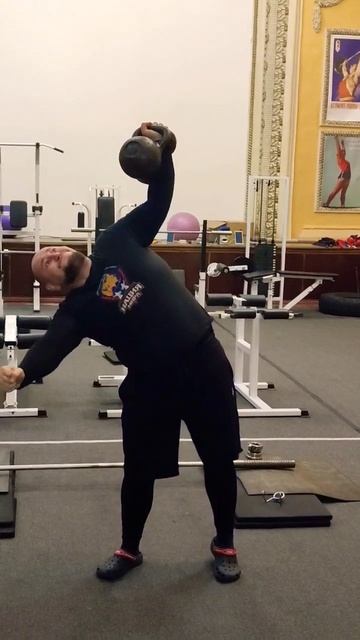 Одной левой швунг 60 кг, жим 47 кг, швунг 62 кг #air174 #airtraining смотреть онлайн