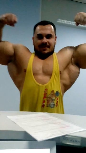 БИЦЕПСЫ в 56 см-ов и это не максимальный вес еще) смотреть онлайн