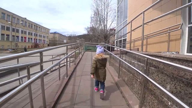 аня и папа гуляют видео для детей смешные видео смотреть онлайн