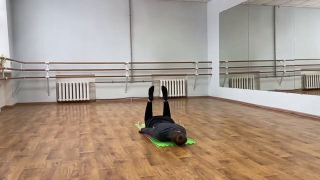 Партерна розтяжка для діточок підготовчих груп