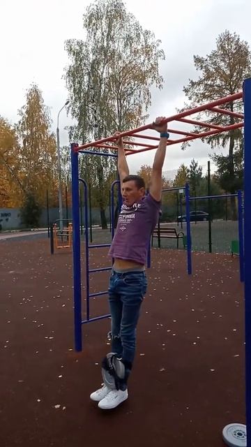 Поднятие ног с весом смотреть онлайн