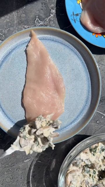 Сочные куриные рулетики с грибами и сыром в духовке! смотреть онлайн