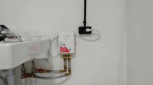 Монтаж проточного водонагревателя и ванны