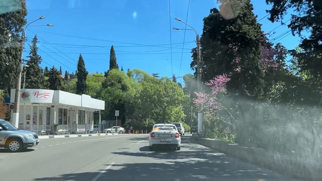 Ялта. От школы 2 по Красноармейской, Маршака, Кирова, Садовой на Московскую ул. 03.05.25.Крым.Crimea смотреть онлайн