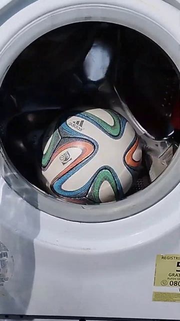Мяч в стиральной машине смотреть онлайн
