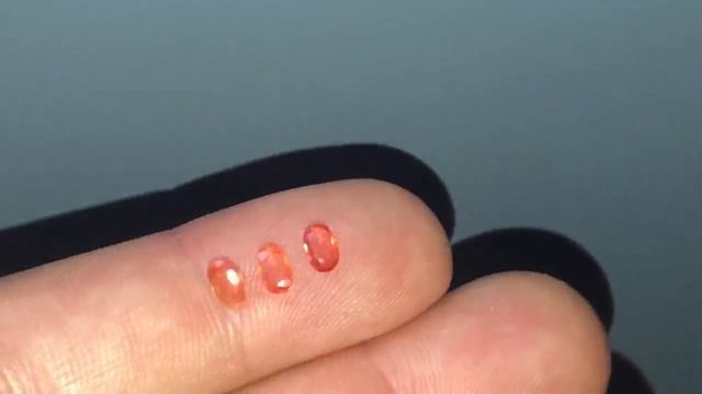 Сапфиры, розовато- оранжевое трио 0,49кт №411