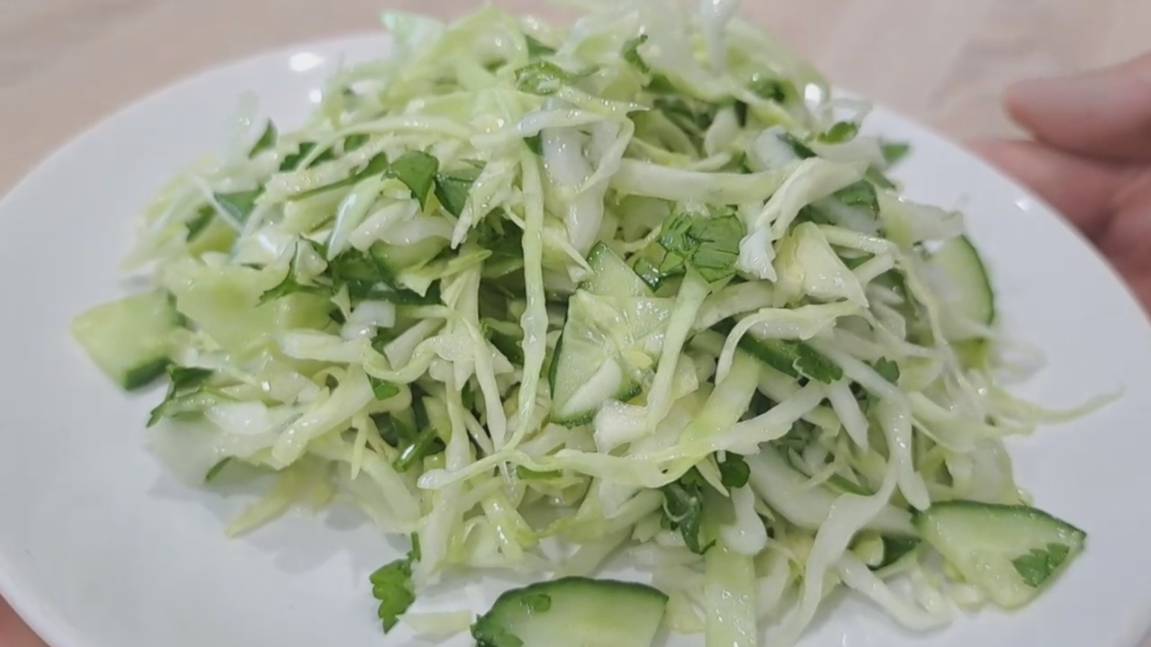 Салат из Столовки СССР. Супер простой и дешевый рецепт салата из столовой. Поностальгируем? смотреть онлайн