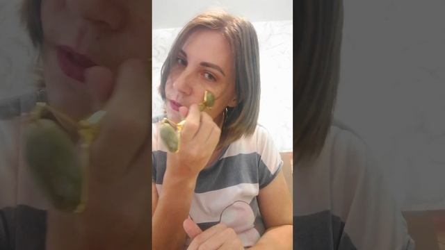 Роликовый массажёр для лица смотреть онлайн