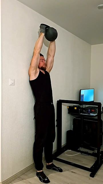 Подъем на вытянутых руках гири 24кг #workout #sport #shoulderworkout #k смотреть онлайн