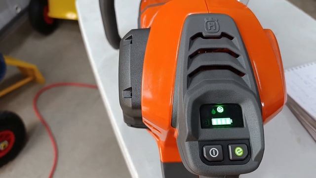 ✔ Husqvarna 542i Xp перша в світі валочна пила на акумуляторі смотреть онлайн