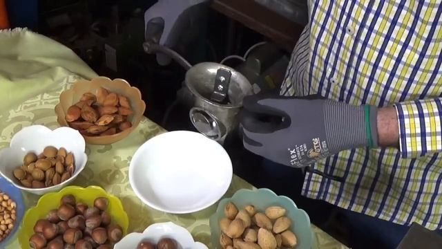 Мясорубка может колоть разные косточки и орехи. Kernels cra смотреть онлайн