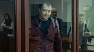 Суд приговорил к 20 годам колонии "золотого гаишника" Сафонова