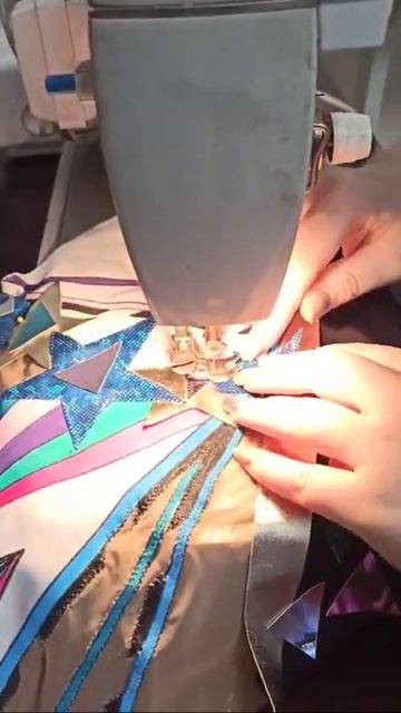 Работаю над заказом. Пошив купальника для художествен